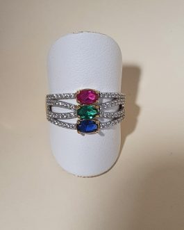 Sortija de oro con esmeralda, rubi, zafiro y circonitas