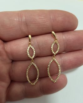 Pendientes largos de oro y circonitas