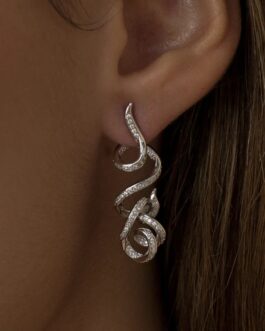 Pendientes largos enredados con circonitas