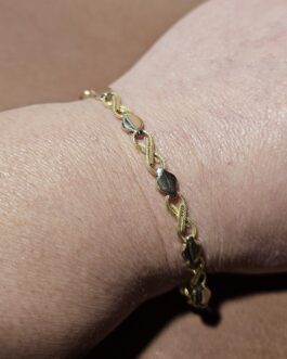 Pulsera en oro con infinitos